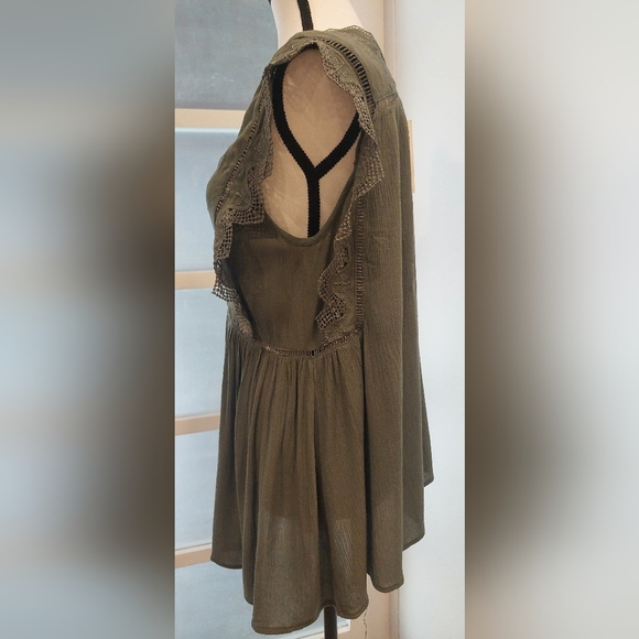 Adiva Deep Green Lace Accent Blouse - Picture 4 of 6